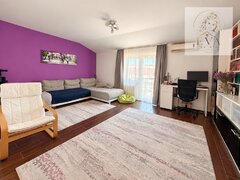 Trei camere de vanzare, 84,11 mp, curte 70 mp, 2 parcari